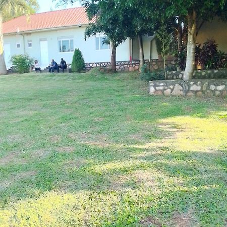 Airport Shoebill Hotel Entebbe Eksteriør billede