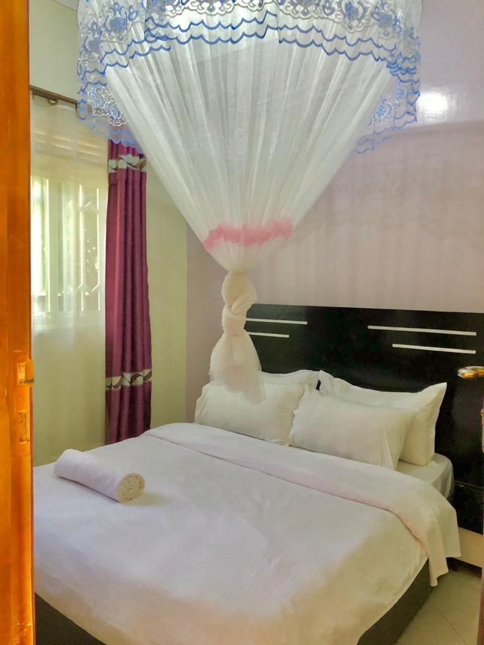 Airport Shoebill Hotel Entebbe Eksteriør billede