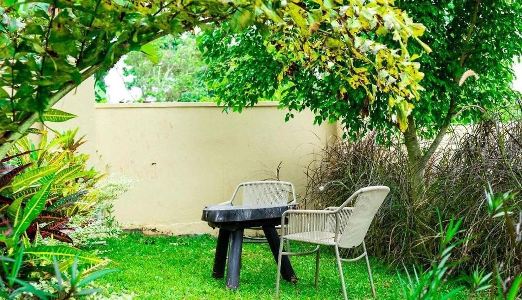Airport Shoebill Hotel Entebbe Eksteriør billede